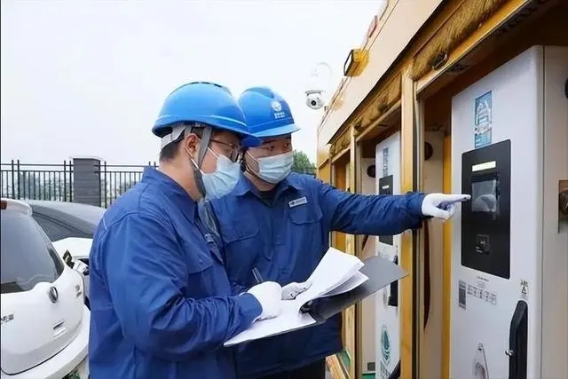 全省首個！ups應急充電艙亮相濰坊西服務區